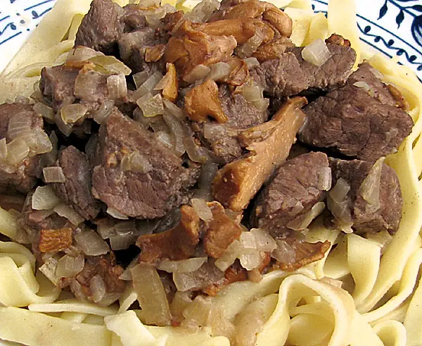 Hirschragout mit Pfifferlingen