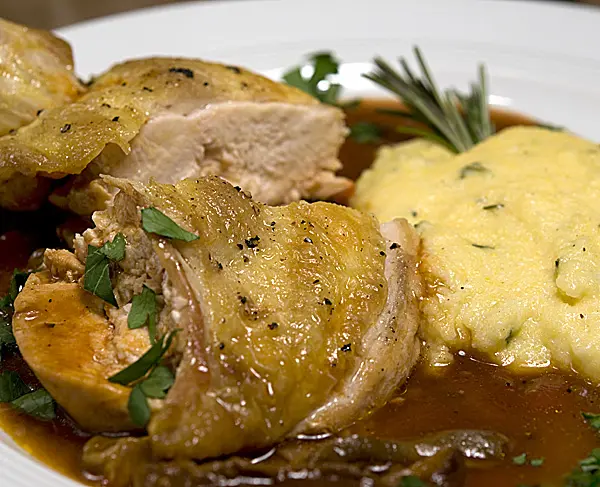 Poulardenbrust mit Steinpilz-Tomaten-Sauce nach Marcella Hazan