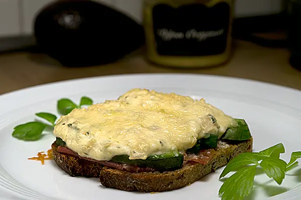 Avocado-Schinken-Toast von lamiacucina