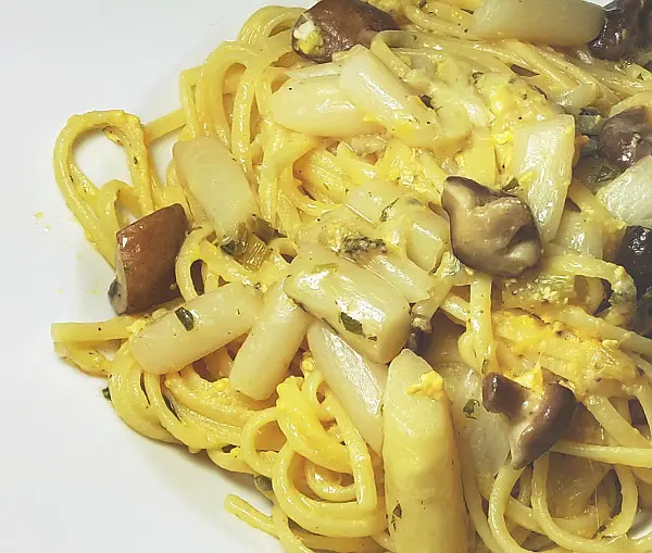 Spargel-Shiitake-Pasta