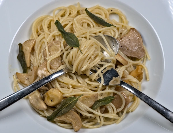 Pasta mit Kräuterseitlingen und Trüffelbutter inspiriert von Rick Stein