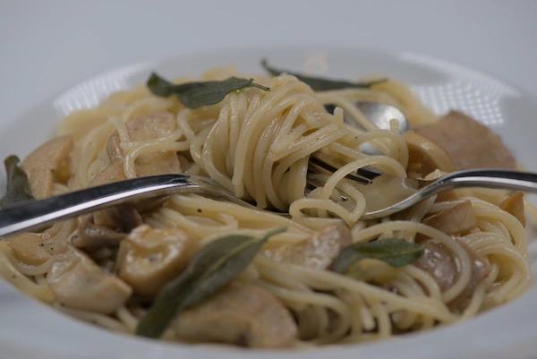 Pasta mit Kräuterseitlingen und Trüffelbutter inspiriert von Rick Stein